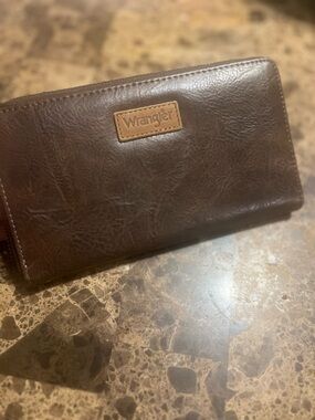 Wrangler Dark Brown Leather Zip-Around Wallet
